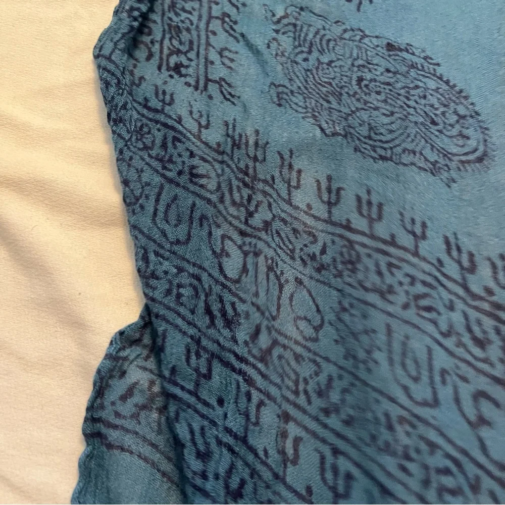 Elegant Blue Patterned Scarf